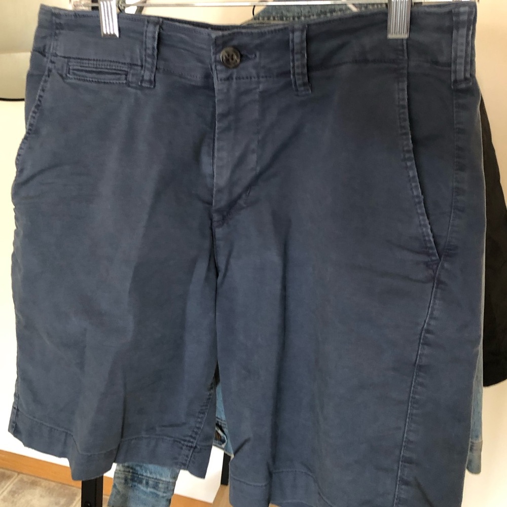 Men’s navy blue American Eagle khaki shorts